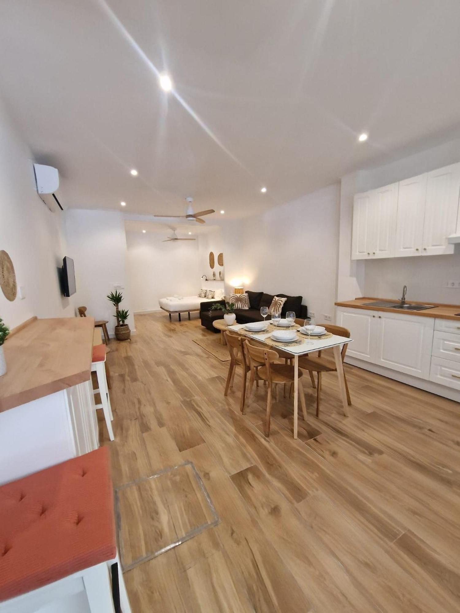 Isg Apartments Triana Estudio 2 Siviglia Esterno foto